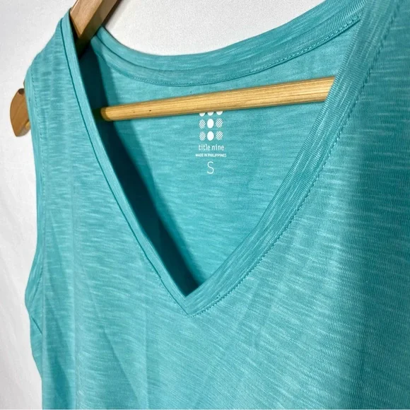 NWT Title Nine Matahari V-Neck Tank in Solid Light Blue. Small - Picture 3 of 5